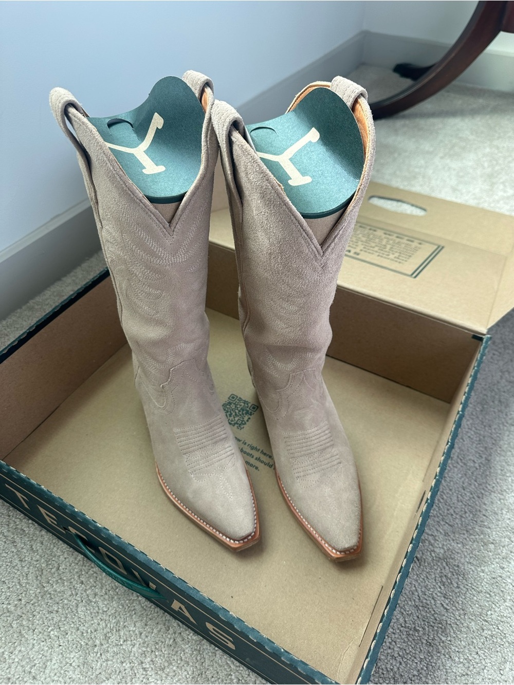 Tecovas The Annie Fawn Suede Boots Size 7 WORN ONCE - Picture 2 of 8